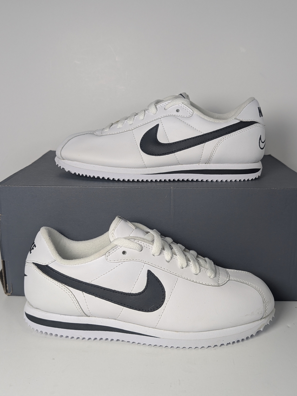 Nike Cortez Basic White Black Sneakers 904764-102 Size 5.5Y Youth / Women’s 7